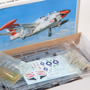 Special Hobby T-2 Buckeye "Red and white trainer" (1:48, #SH48119)